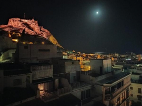 Corazón de Alicante con vistas al mar y al castillo